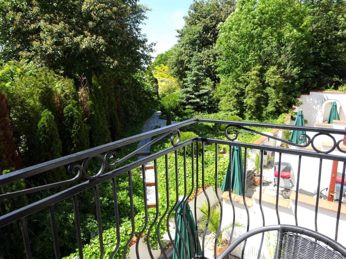 Laegenhet Thujan, Solrosen I Simrishamn-Oesterlen Esterno foto